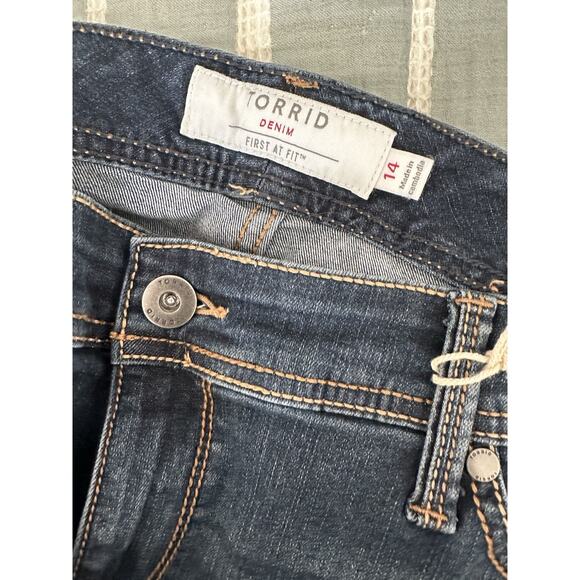 New Torrid Plus Luxe Slim Boot Cut Dark Wash Stretch Denim Blue Jeans 14 - Picture 4 of 6
